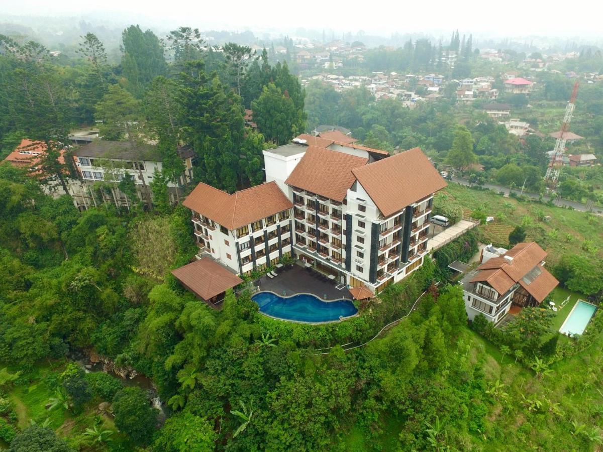 The Grand Hill Resort-Hotel Puncak Extérieur photo