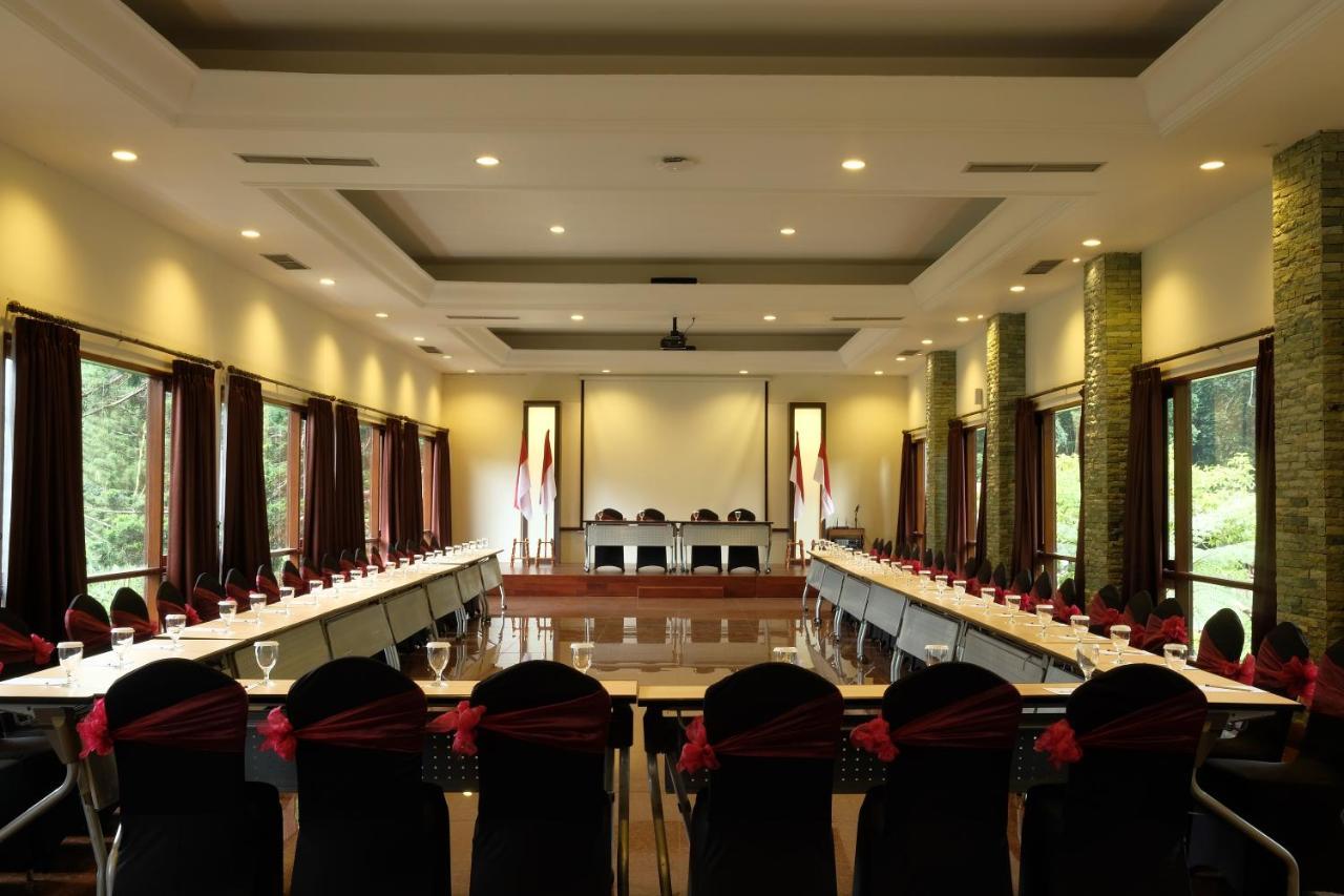 The Grand Hill Resort-Hotel Puncak Extérieur photo