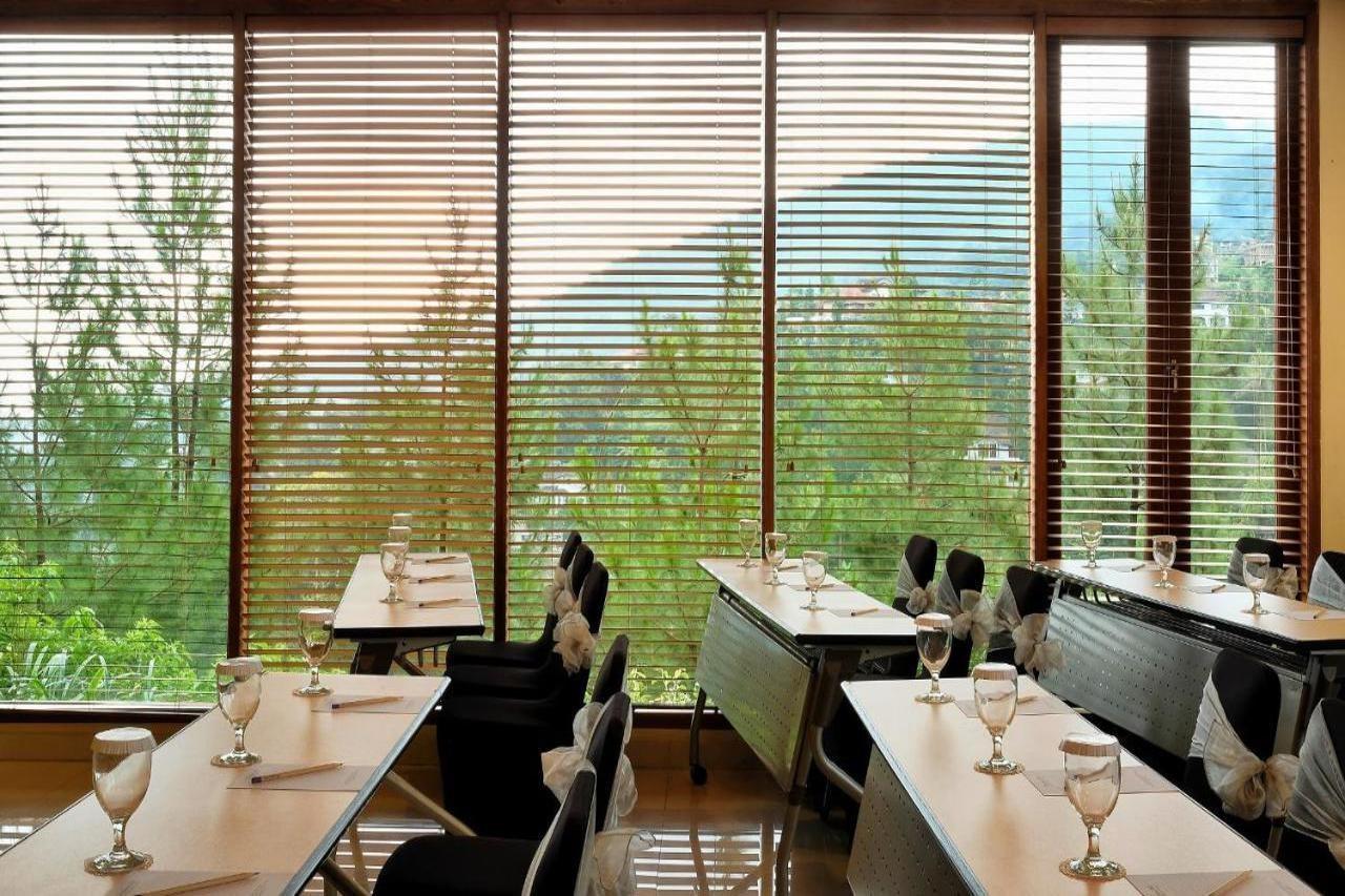 The Grand Hill Resort-Hotel Puncak Extérieur photo